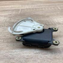 8D1820511E 0132801146  Air flap motor/actuator Volkswagen PASSAT B5