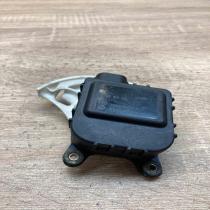 8D1820511E 0132801146  Air flap motor/actuator Volkswagen PASSAT B5