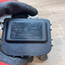 8D1820511E 0132801146  Air flap motor/actuator Volkswagen PASSAT B5
