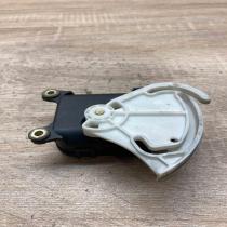 8D1820511E 0132801146  Air flap motor/actuator Volkswagen PASSAT B5