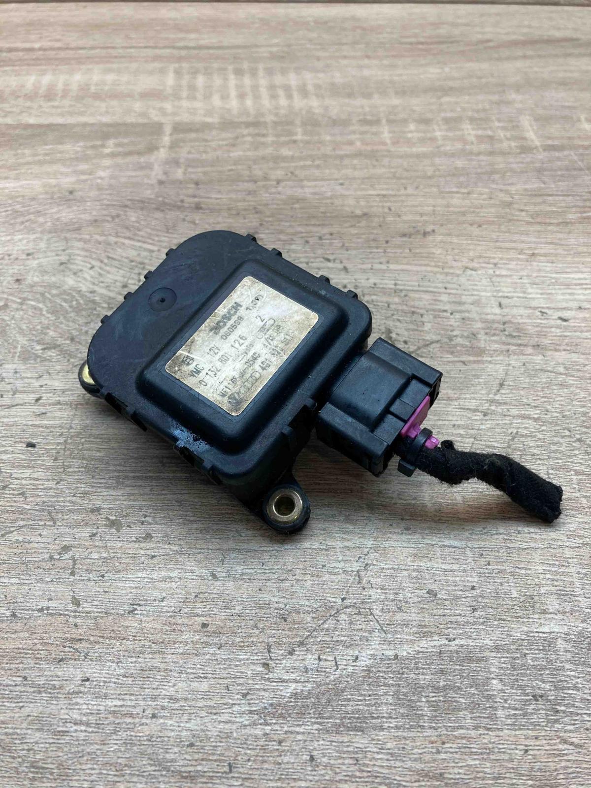 4B1820511 0132801126 With Plug Air flap motor/actuator Audi A6 S6 C5 4B
