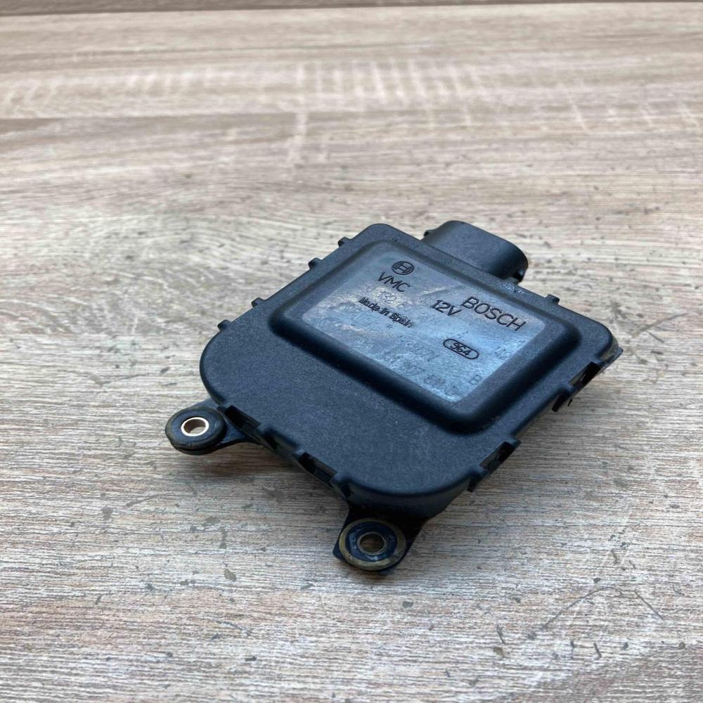 1J1907511D 0132801209  Air flap motor/actuator Audi A3 S3 8L