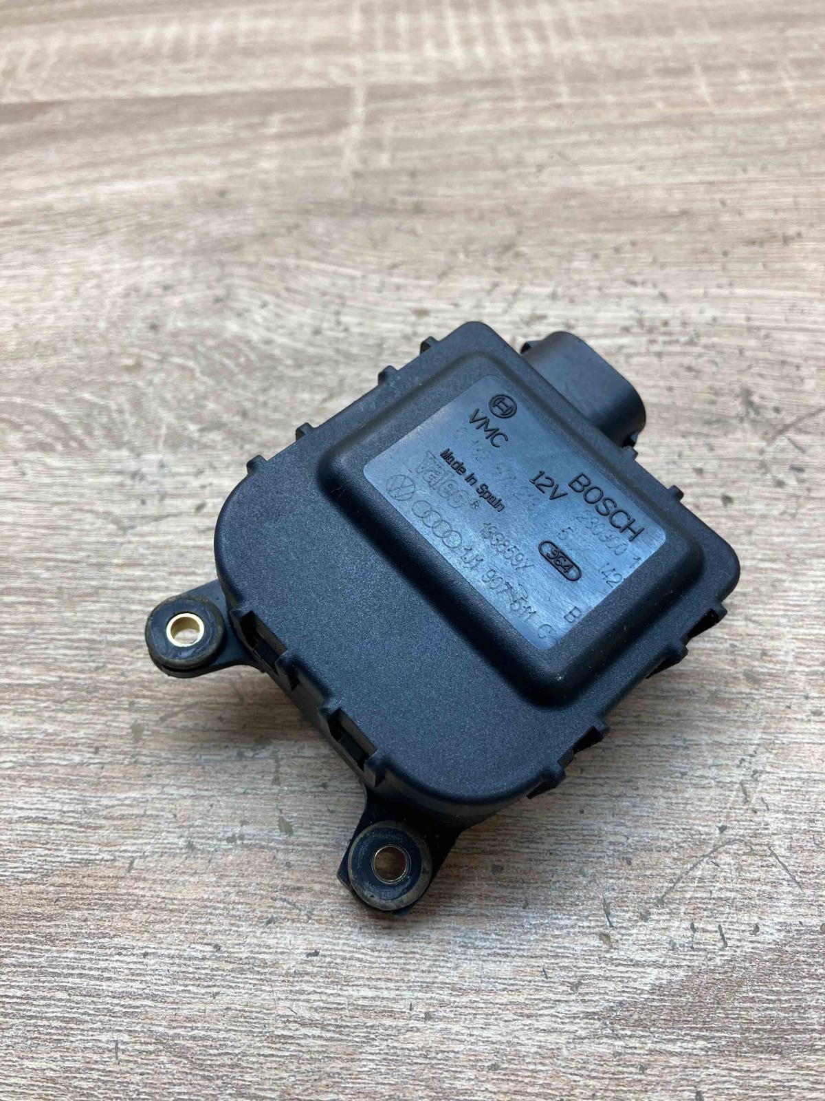 1J1907511C 0132801218  Air flap motor/actuator Volkswagen Golf IV