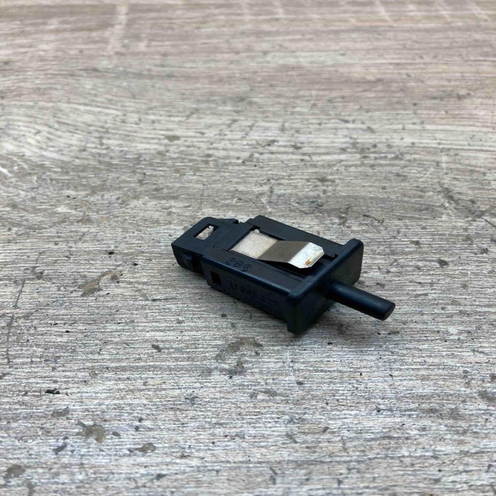 1388277  Glove Box Other switches/knobs/shifts BMW 5 E39
