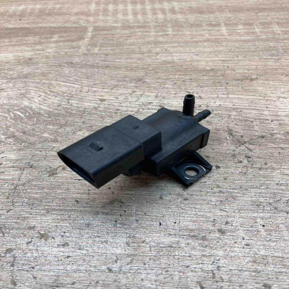 037906283D   Vacuum valve Volkswagen PASSAT B6