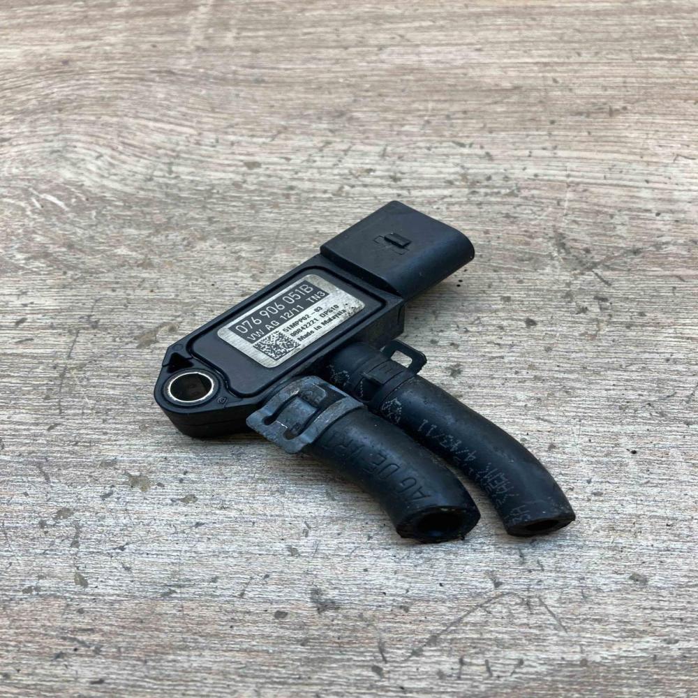 076906051B   Exhaust gas pressure sensor Volkswagen Transporter - Caravelle T5