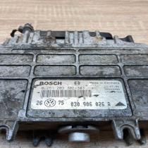 030906026R 0261203302 303 Engine control unit/module ECU Volkswagen Golf III