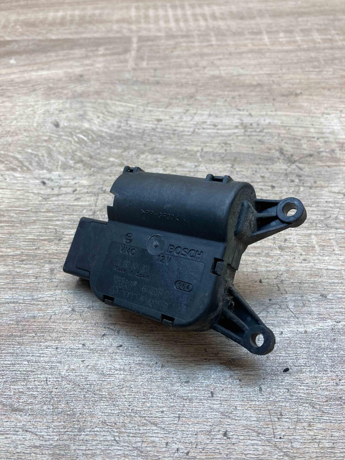 8E1820511B 0132801303  Air flap motor/actuator Audi A4 S4 B7 8E 8H