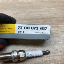 7700871617   Spark plug Renault Megane II