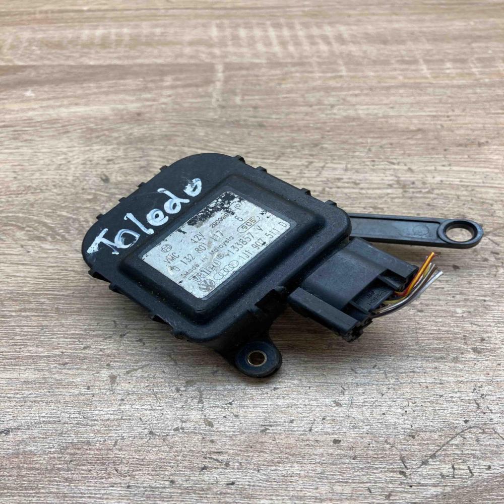 1J1907511D 0132801117  Air flap motor/actuator Audi A3 S3 8L