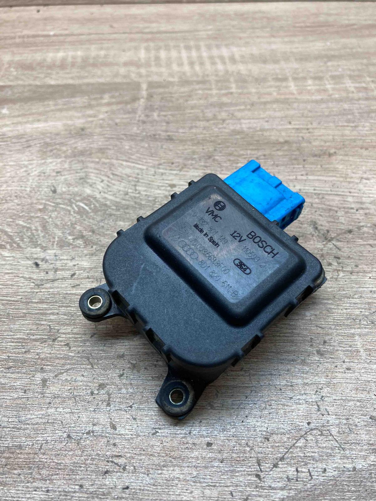 8D1820511B 0132801149  Air flap motor/actuator Volkswagen PASSAT B5