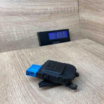 8D1820511B 0132801149  Air flap motor/actuator Volkswagen PASSAT B5