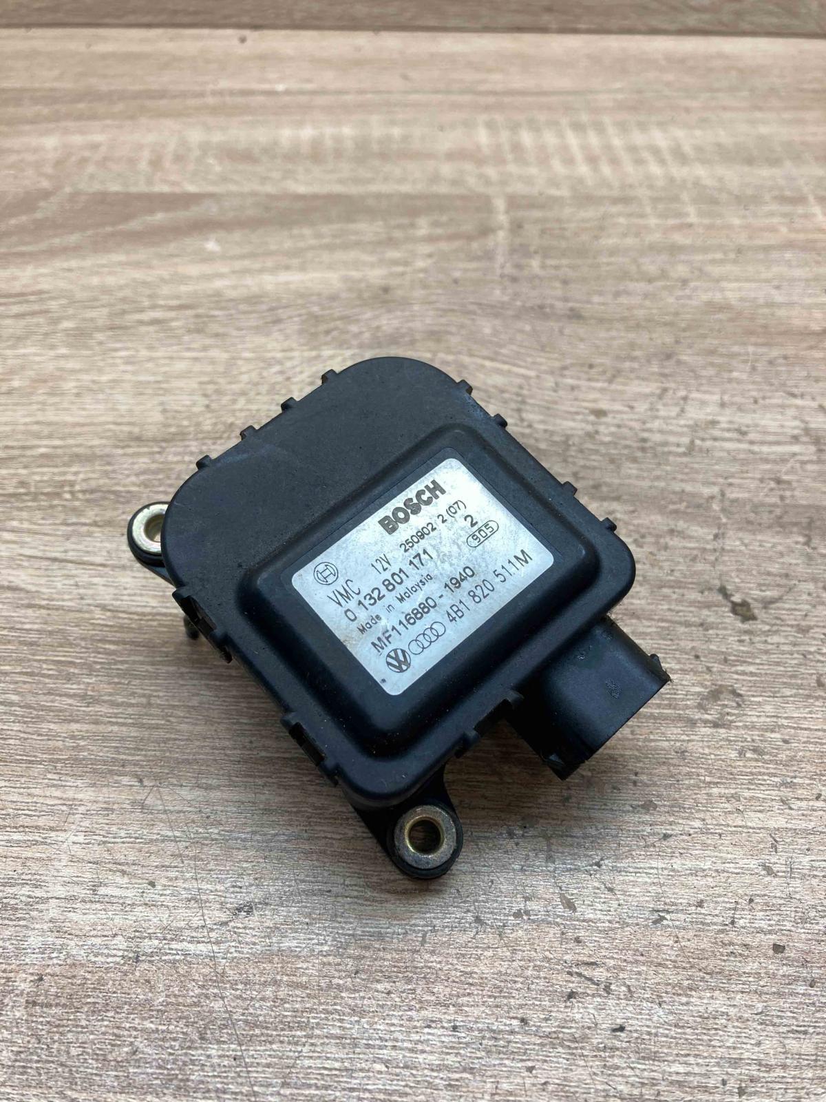 4B1820511M 0132801171  Air flap motor/actuator Audi A6 S6 C5 4B