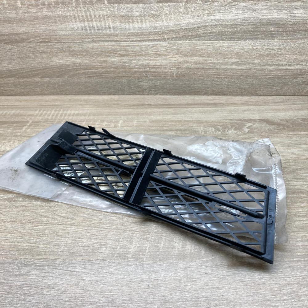 7200697 114609 15  Front bumper lower grill BMW 5 F10 F11