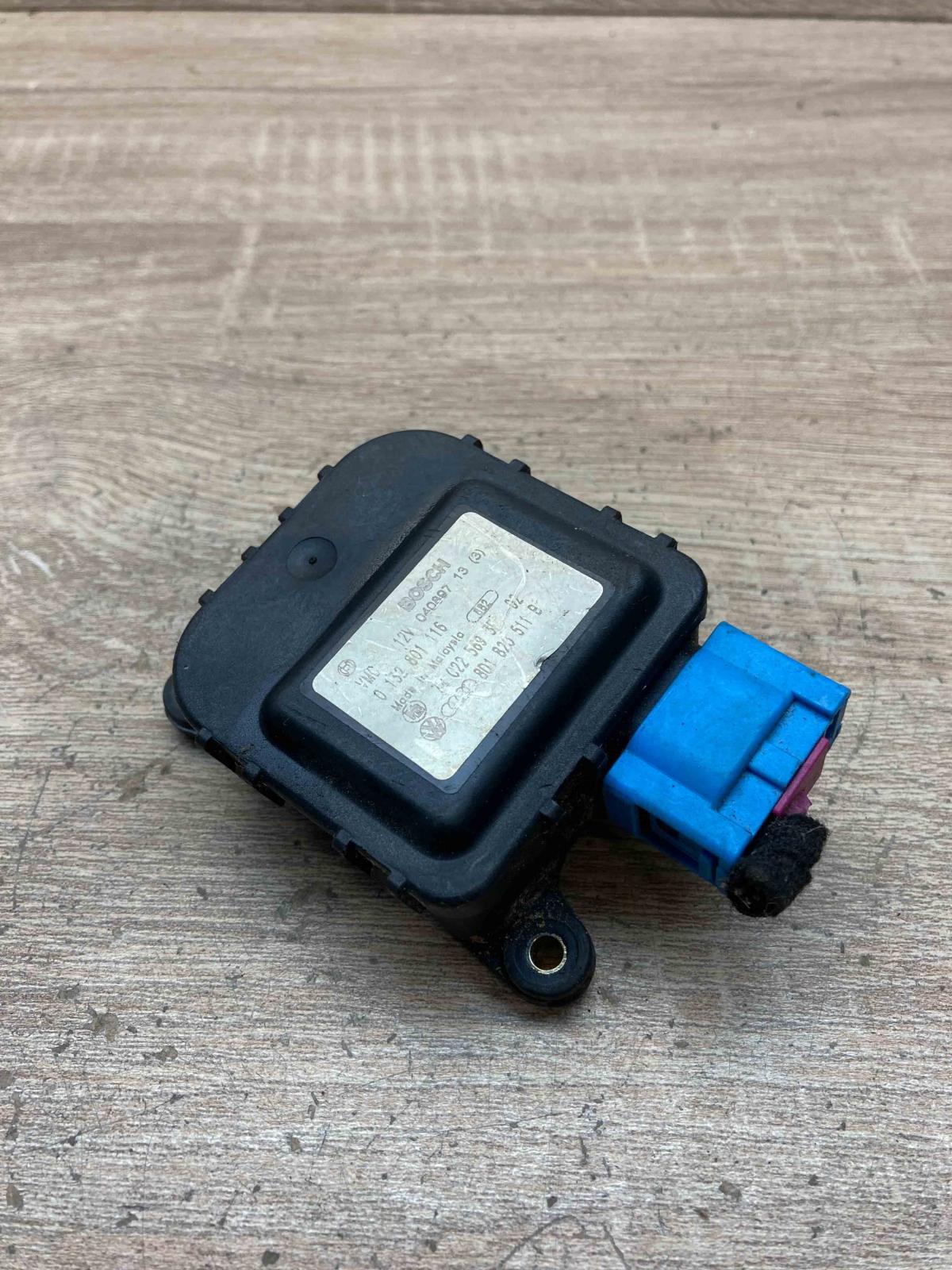 8D1820511B 0132801116  Air flap motor/actuator Volkswagen PASSAT B5