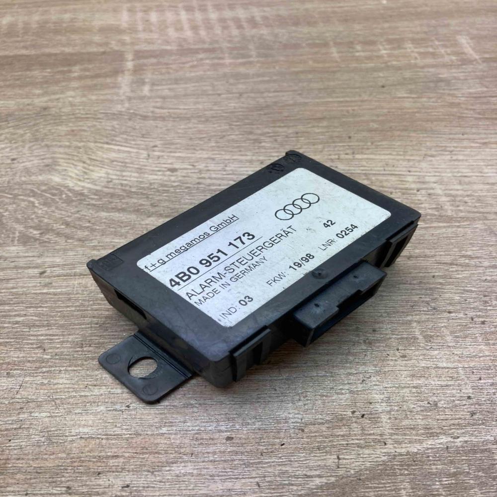 4B0951173   Alarm control unit/module Audi A6 S6 C5 4B