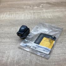 7700417486   Electric window control switch Renault Laguna I