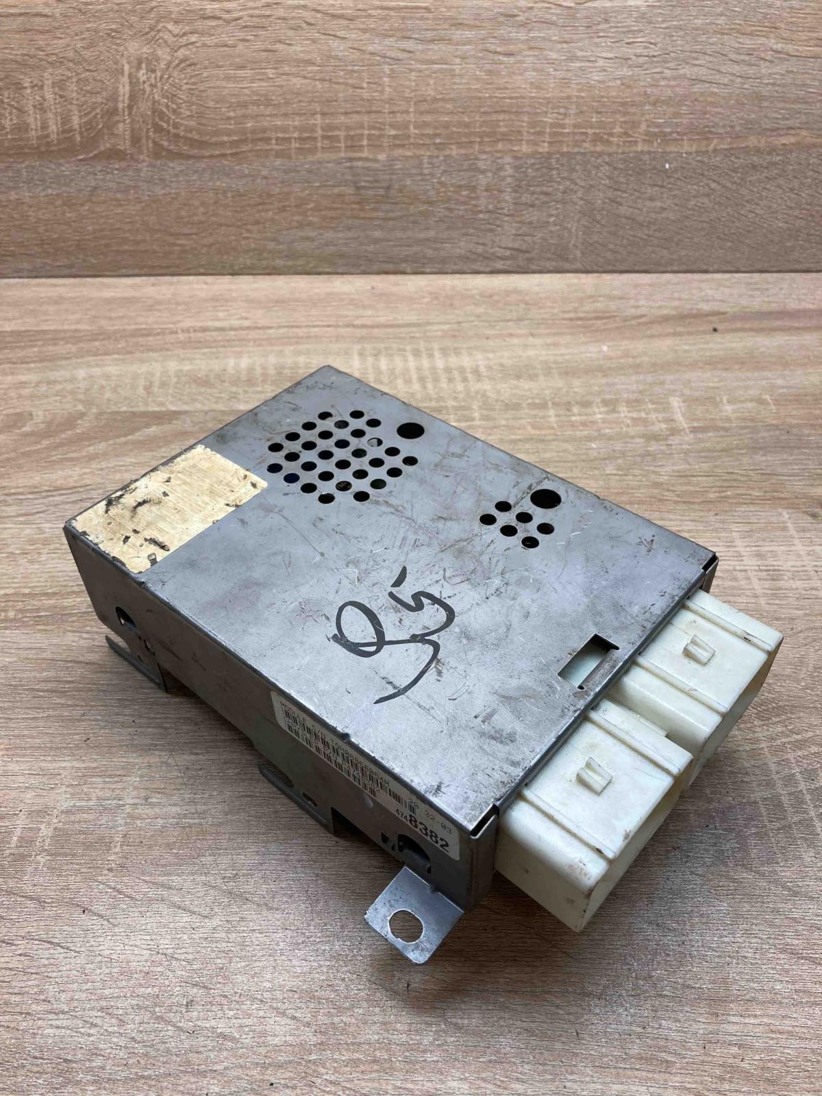 4748382 P4748382  Central body control module Chrysler Voyager