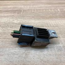 9640469680   Glow plug pre-heat relay Citroen C5