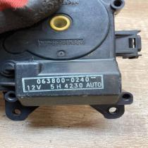 063800 0240   Air flap motor/actuator Toyota Prius (XW20)