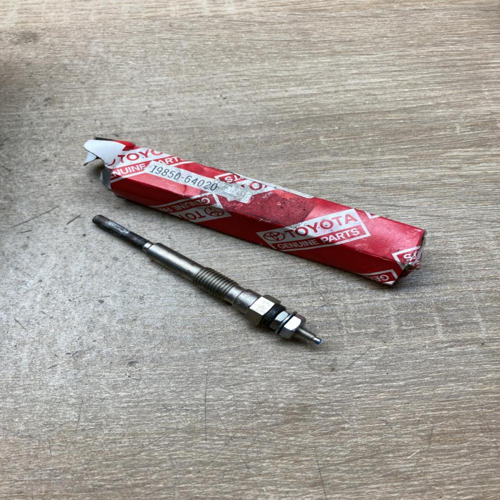 19850 64020 1985064020  Glow plug Toyota Carina A60