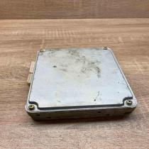RF4P 18 8810   Engine control unit/module ECU Mazda 323 F
