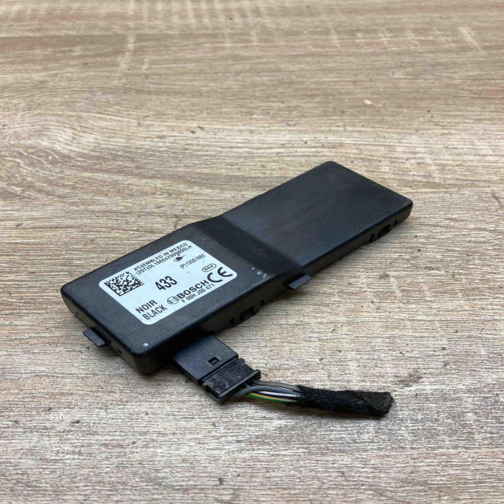 13501980   Door central lock control unit/module Opel Insignia A