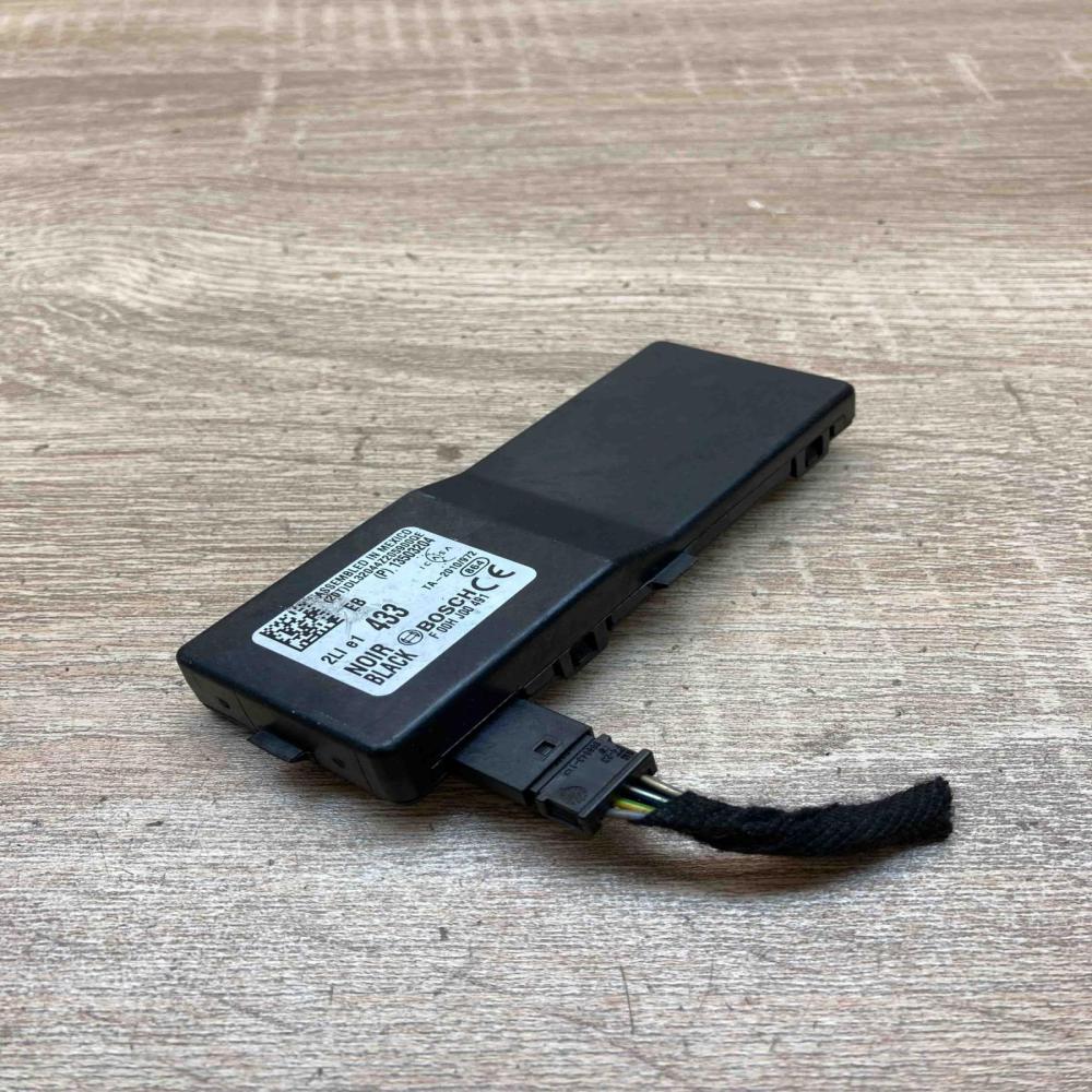 13503204 433  Door central lock control unit/module Opel Corsa E