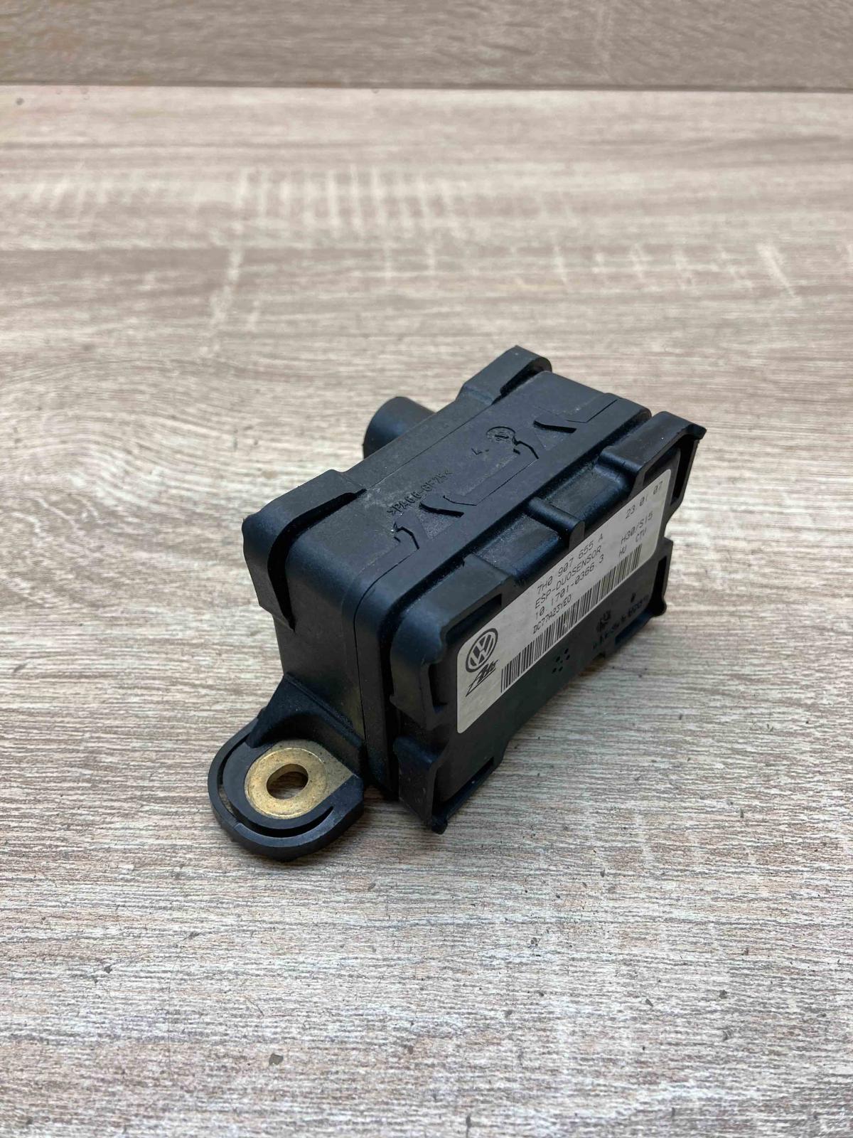 7H0907655A   ESP acceleration yaw rate sensor Volkswagen Transporter - Caravelle