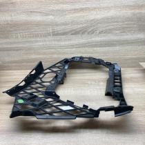 3G0807177E   Front bumper mounting bracket Volkswagen PASSAT B8