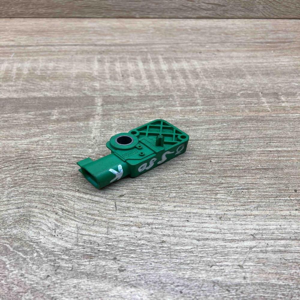 9W83 14B345 AA 30775521  Airbag deployment crash/impact sensor Volvo S80
