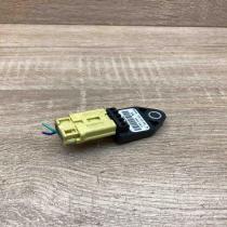 89833 05010   Airbag deployment crash/impact sensor Toyota Avensis T250