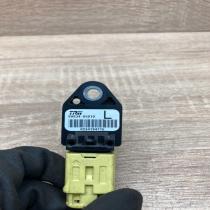 89834 05010 L  Airbag deployment crash/impact sensor Toyota Avensis T250