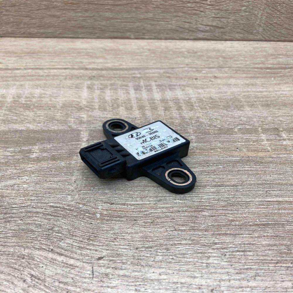 95640 3E000   ESP acceleration yaw rate sensor KIA Sorento