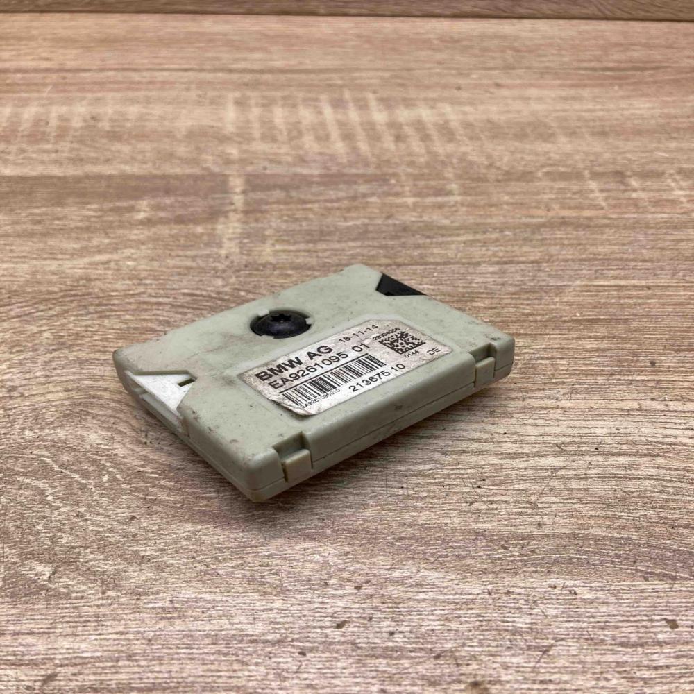 9261095 213675 10  Aerial antenna amplifier BMW 5 F10 F11