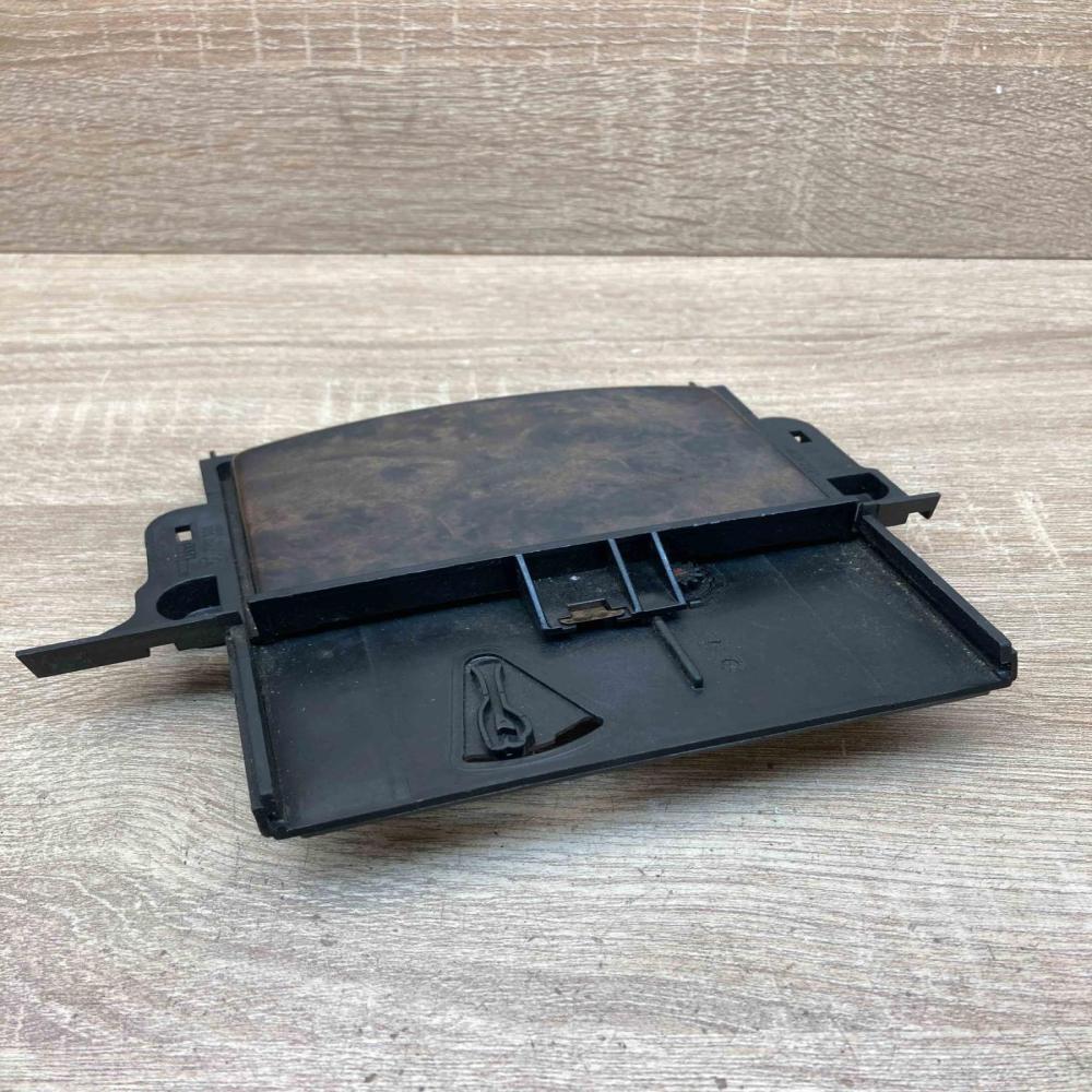 7112006 31629 0100  Car ashtray BMW 5 E60 E61