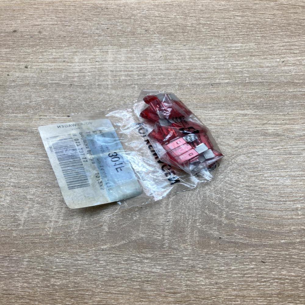 N01713111   Other relay Audi Q7 4M