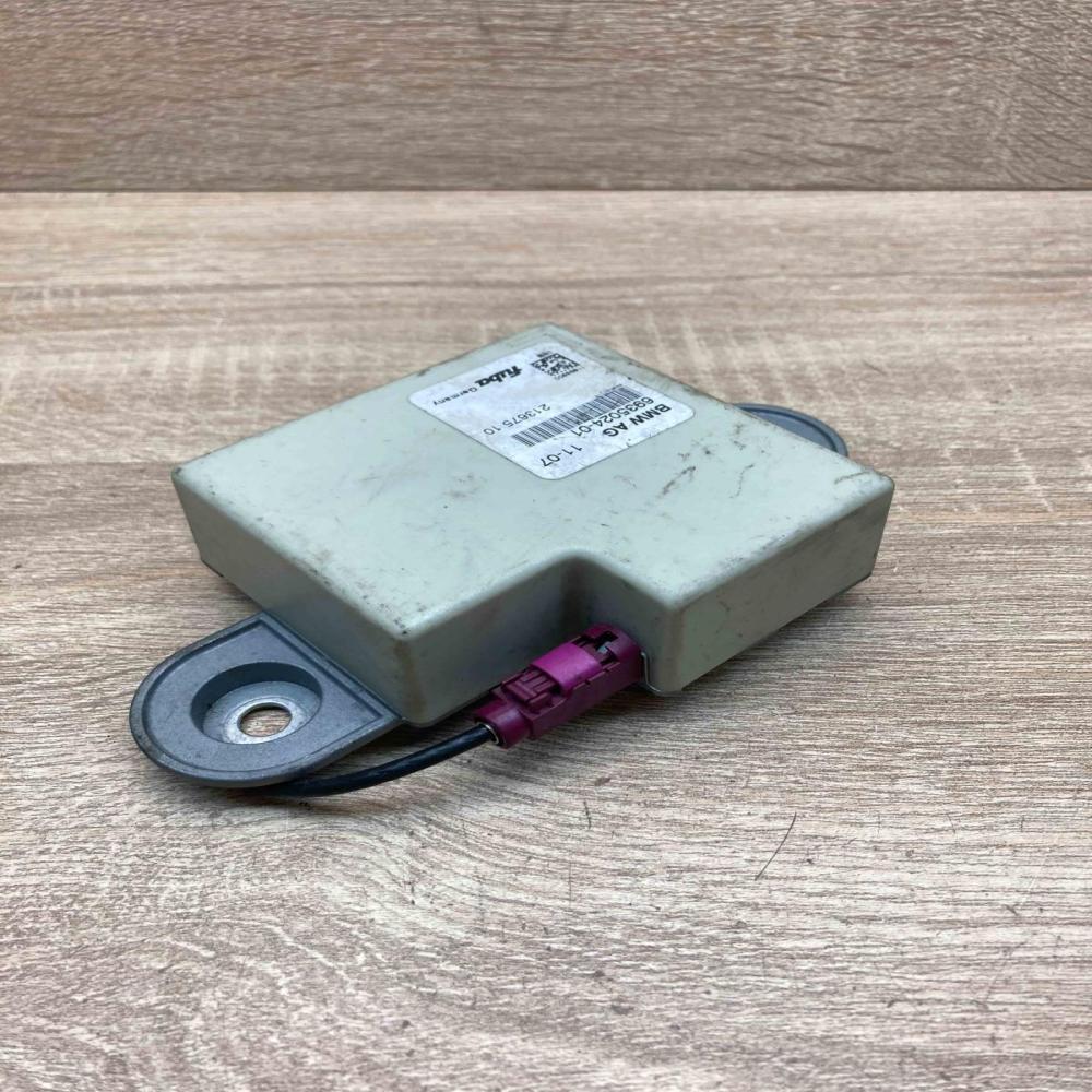 6935024 213675 10  Antenna control unit BMW 5 E60 E61