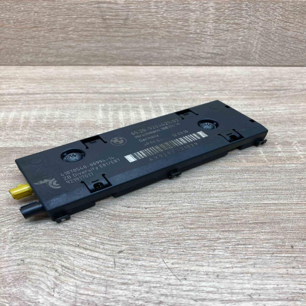 9204421 108196 10  Aerial antenna amplifier BMW 1 E81 E87