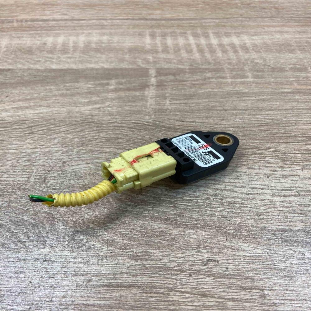 95920 2H000   Airbag deployment crash/impact sensor Hyundai i30
