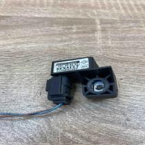 8200682396 601298200  Airbag deployment crash/impact sensor Renault Scenic II -