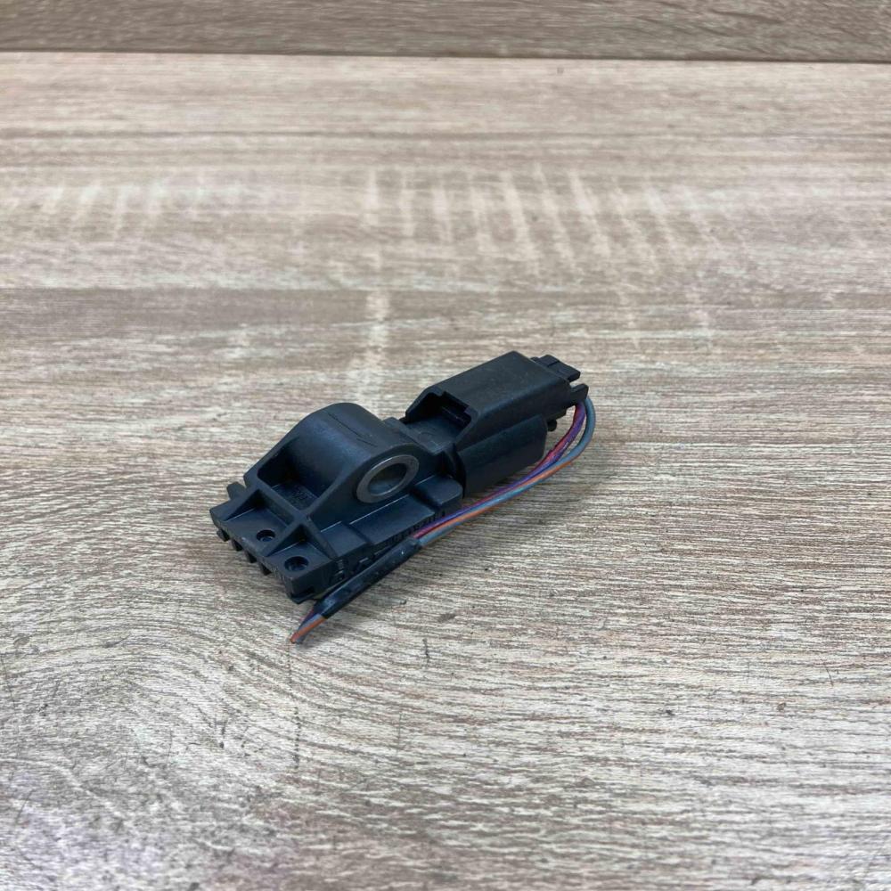 31264395 701589 250108 Airbag deployment crash/impact sensor Volvo V70