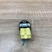 89833 05010 R  Airbag deployment crash/impact sensor Toyota Avensis T250