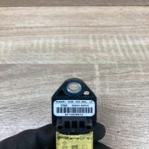 89834 05010   Airbag deployment crash/impact sensor Toyota Avensis T250