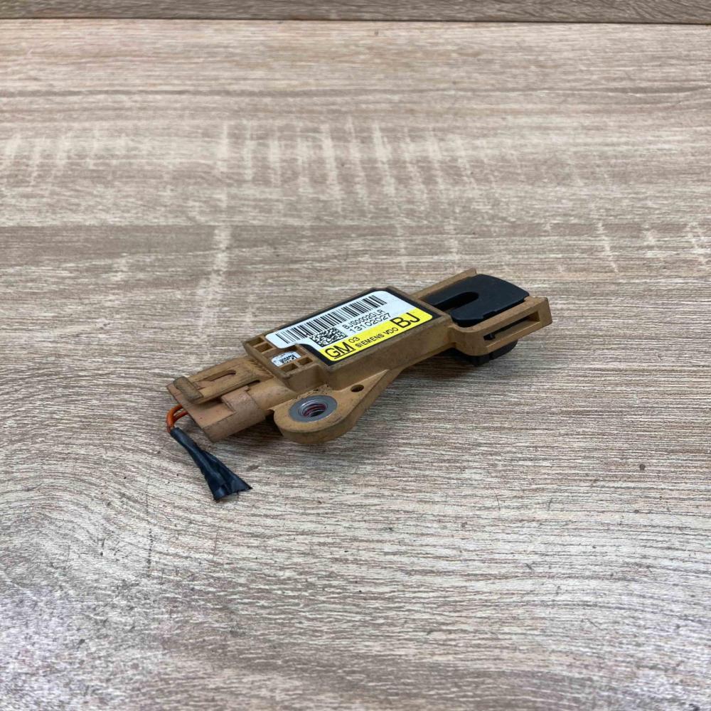 13102027 BJ  Airbag deployment crash/impact sensor Opel Vectra C