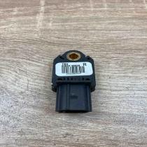 89833 05020 R  Airbag deployment crash/impact sensor Toyota Avensis T250