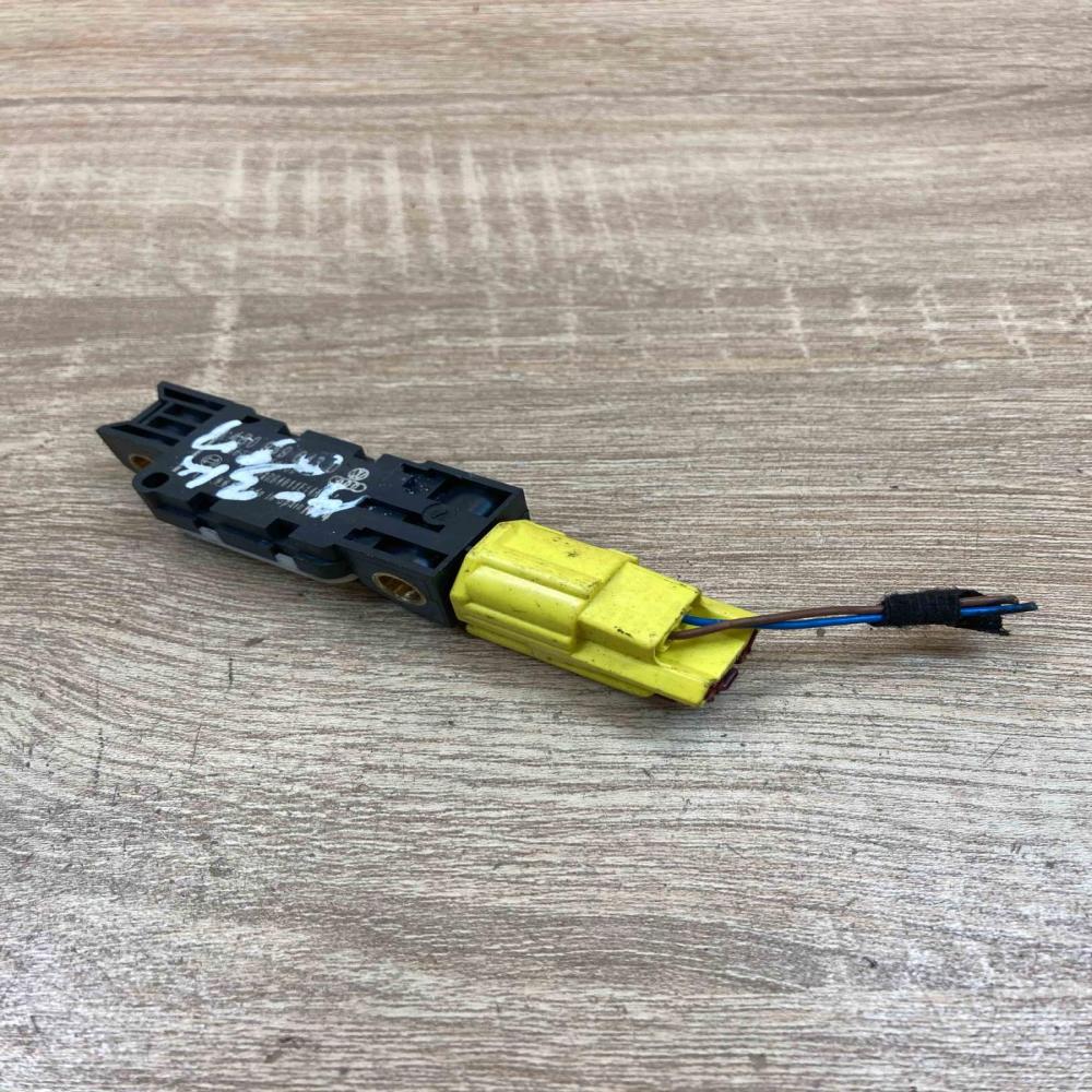 4B0959643D   Airbag deployment crash/impact sensor Audi A6 S6 C5 4B