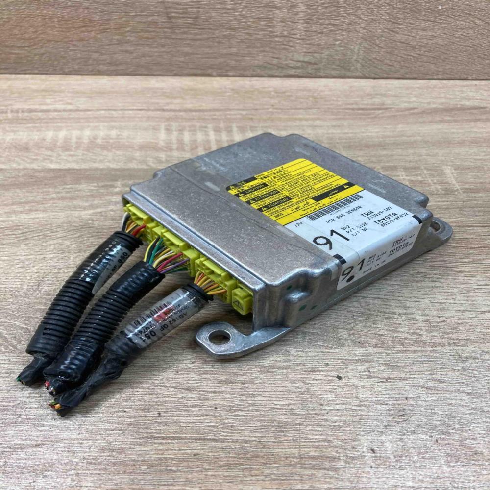 89170 0F032 213819 107  Airbag control unit/module Toyota Corolla Verso E121