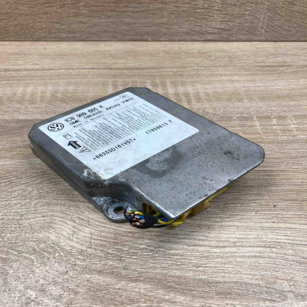 1C0909605K   Airbag control unit/module Volkswagen Polo IV 9N3