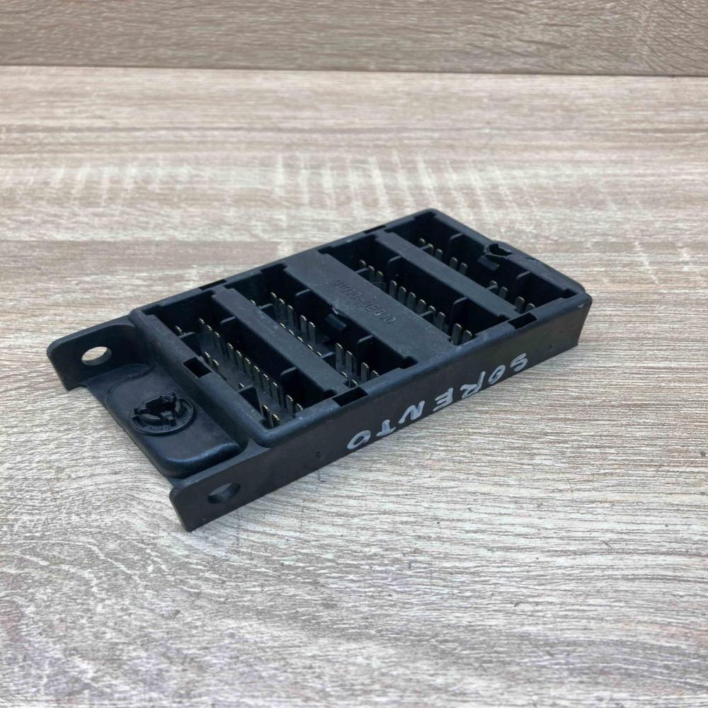 91310 3E810   Fuse module KIA Sorento